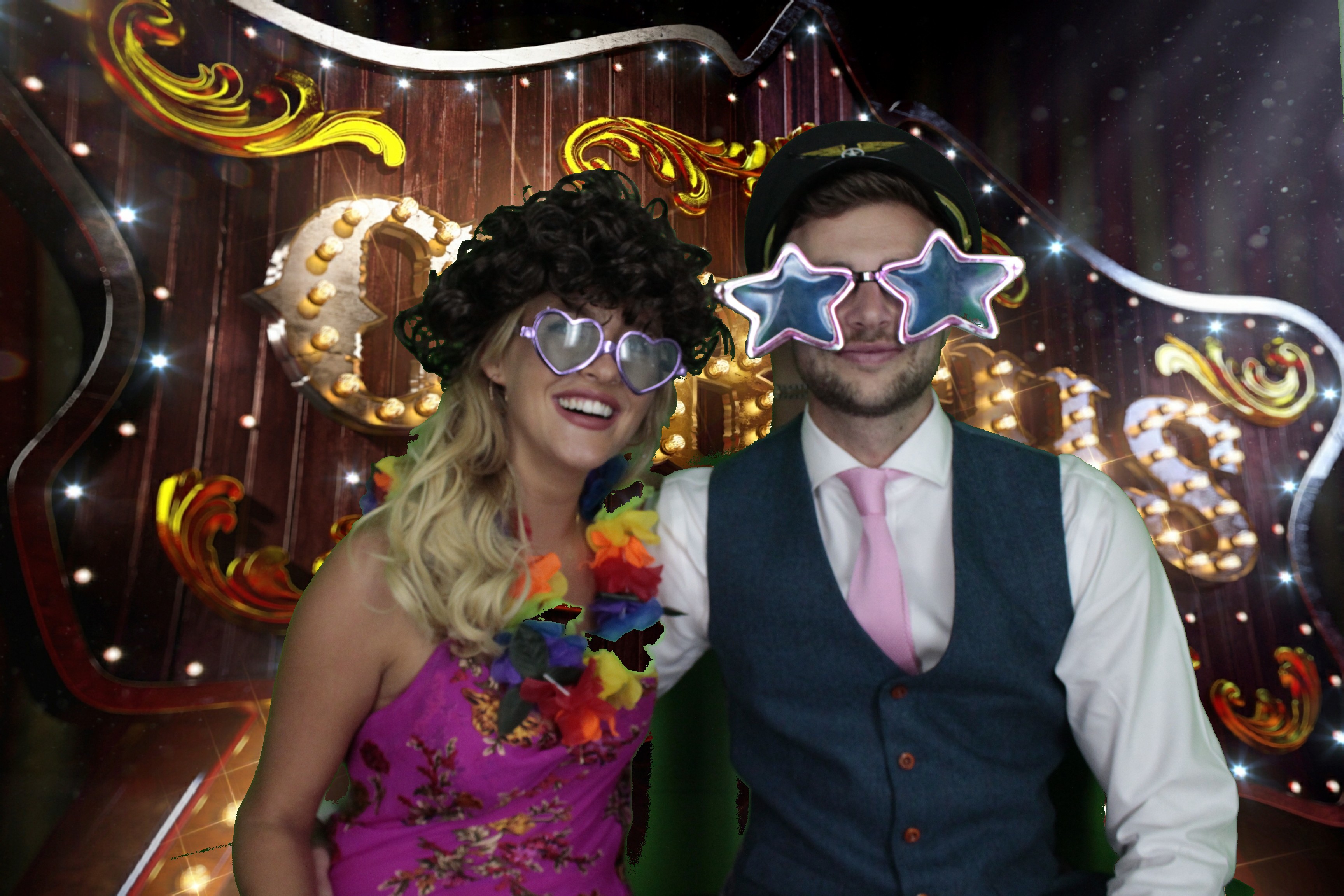 Mr & Mrs Bowles | View more photos from the event at gallery.myphotoboothexperience.co.uk/u/MyPhotoBoothExperienceLtd/Mr-Mrs-Bowles